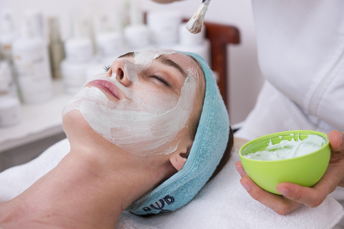Why You Should Use a Hot Towel Before Washing Your Face + The Device That Makes It Effortless